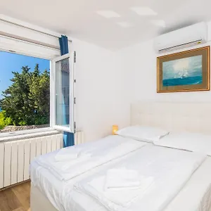 apartment-jasna-krk-island.primorje-gorskikotar.com/
