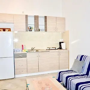rosette-apartment.hotels-in-trogir.com/